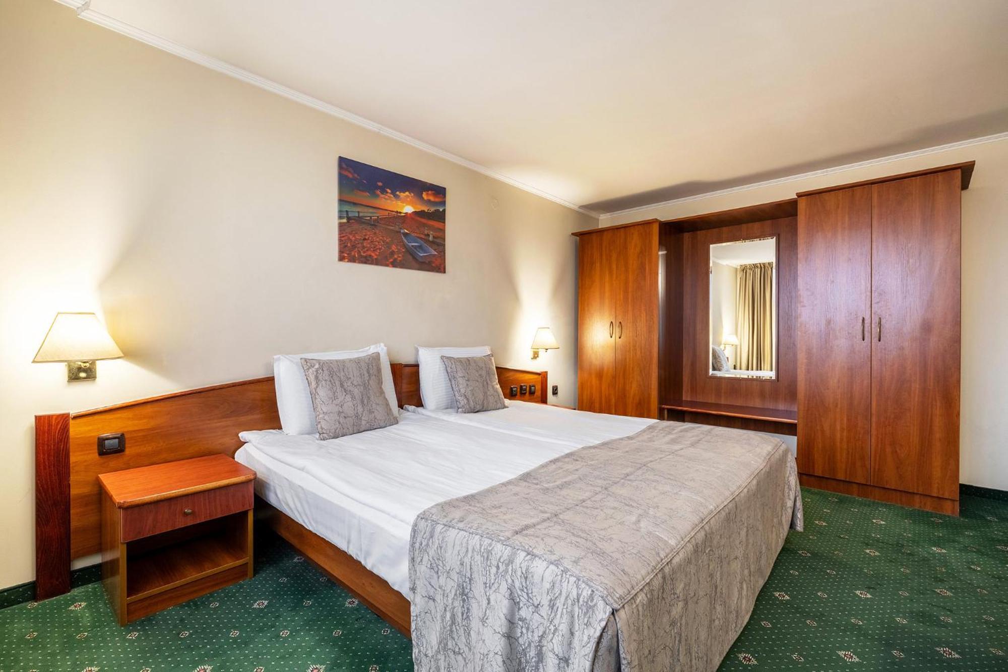 Hotel Orbita Varna Exterior photo